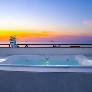  Apartment Duca D'aosta Terrace, Skypool & Sauna Italien